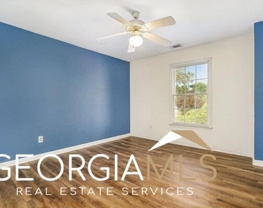 540 Oak Alley Way - Photo Thumbnail 9