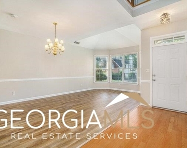 540 Oak Alley Way - Photo Thumbnail 12
