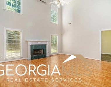 540 Oak Alley Way - Photo Thumbnail 13