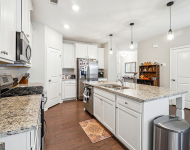 1616 Lansing Bluff Walk - Photo Thumbnail 5