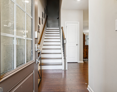 1616 Lansing Bluff Walk - Photo Thumbnail 2