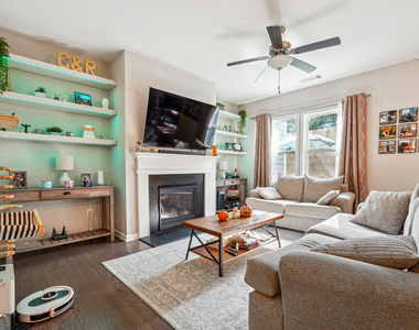 1616 Lansing Bluff Walk - Photo Thumbnail 17