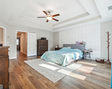 1616 Lansing Bluff Walk - Photo Thumbnail 26
