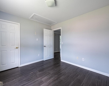 7702 Parkside Drive - Photo Thumbnail 25