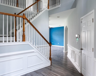 7702 Parkside Drive - Photo Thumbnail 6