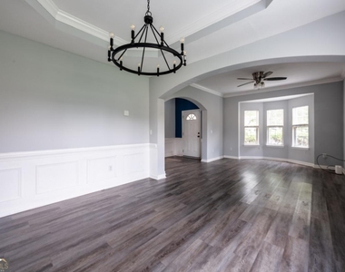 7702 Parkside Drive - Photo Thumbnail 10