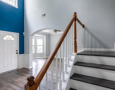7702 Parkside Drive - Photo Thumbnail 7