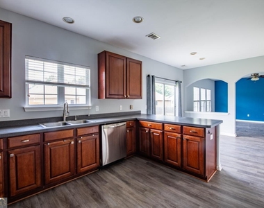 7702 Parkside Drive - Photo Thumbnail 3