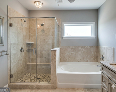 203 Madison Grace Avenue - Photo Thumbnail 4