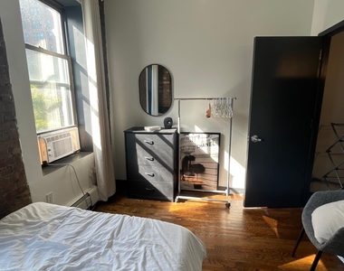 509 East 87th Street - Photo Thumbnail 2
