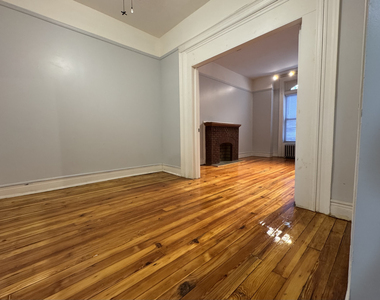 373 East 29th Street - Photo Thumbnail 2