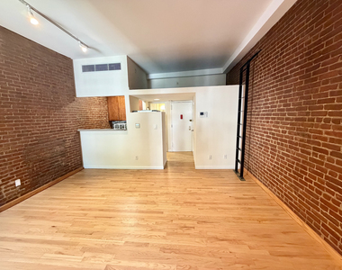 23 West 94th Street - Photo Thumbnail 2
