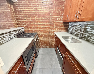 23 West 94th Street - Photo Thumbnail 3