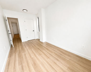 446 West 55th Street - Photo Thumbnail 3
