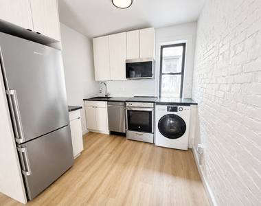 446 West 55th Street - Photo Thumbnail 2