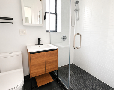 446 West 55th Street - Photo Thumbnail 5