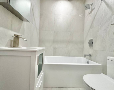 1518 Jefferson Avenue - Photo Thumbnail 5