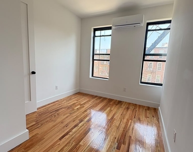38 Cornelia Street - Photo Thumbnail 1