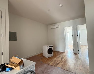 38 Cornelia Street - Photo Thumbnail 5