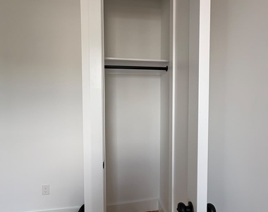 38 Cornelia Street - Photo Thumbnail 2