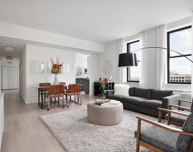 70 Pine Street - Photo Thumbnail 5