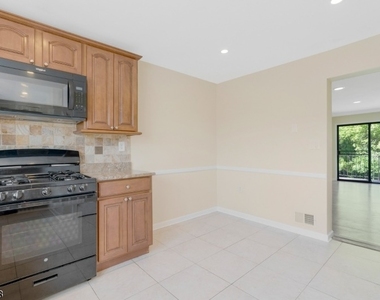 182 Wildflower Ln - Photo Thumbnail 14