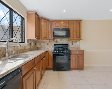 182 Wildflower Ln - Photo Thumbnail 11