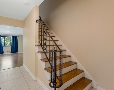 182 Wildflower Ln - Photo Thumbnail 2