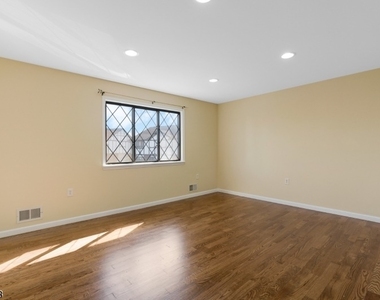 182 Wildflower Ln - Photo Thumbnail 17