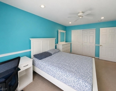38 Gordon Cir - Photo Thumbnail 16