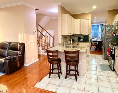 38 Gordon Cir - Photo Thumbnail 6