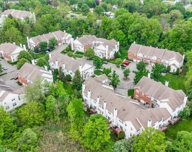38 Gordon Cir - Photo Thumbnail 27
