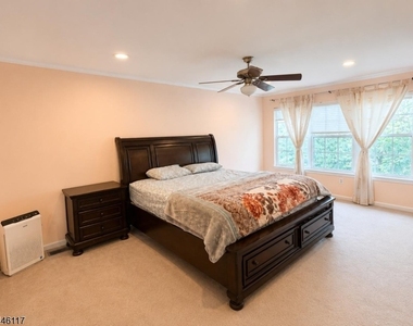 38 Gordon Cir - Photo Thumbnail 9