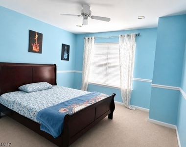 38 Gordon Cir - Photo Thumbnail 13