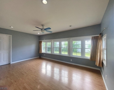 19 W Francis St - Photo Thumbnail 6