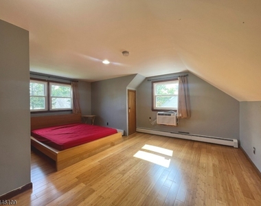 19 W Francis St - Photo Thumbnail 17