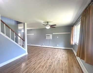 19 W Francis St - Photo Thumbnail 1