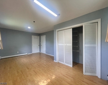 19 W Francis St - Photo Thumbnail 10