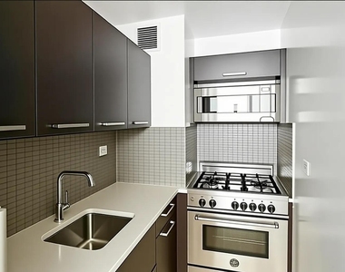 East 39th Street - Photo Thumbnail 1