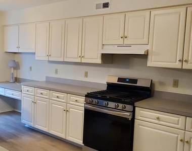 3404 Equestrian Way - Photo Thumbnail 2