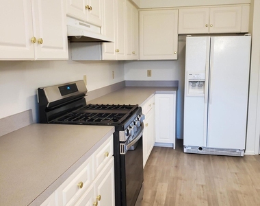 3404 Equestrian Way - Photo Thumbnail 4