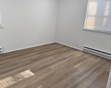 16 Ivy Court - Photo Thumbnail 10