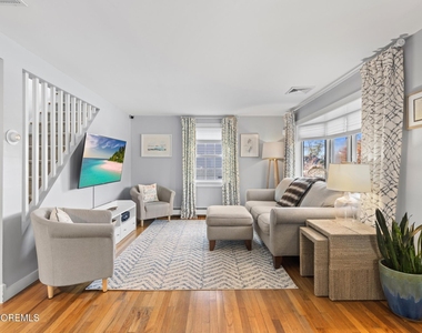 345 Macarthur Avenue - Photo Thumbnail 3
