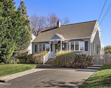 345 Macarthur Avenue - Photo Thumbnail 1