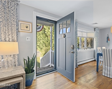 345 Macarthur Avenue - Photo Thumbnail 2