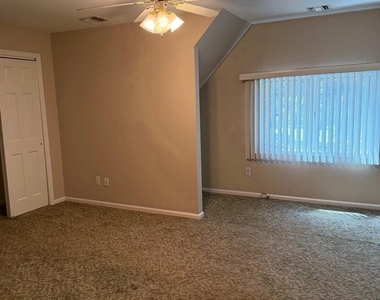 320 Boulevard - Photo Thumbnail 7