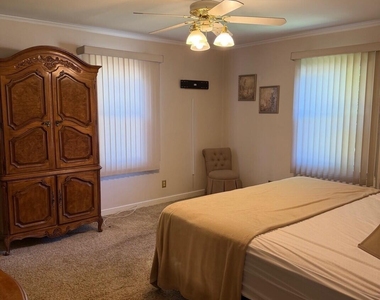 320 Boulevard - Photo Thumbnail 6