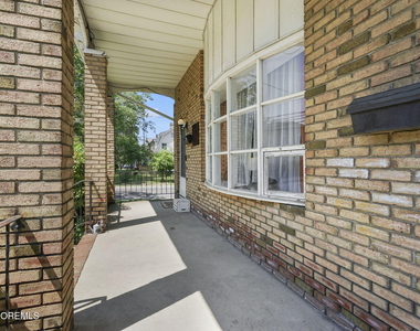 103 Main Street - Photo Thumbnail 9
