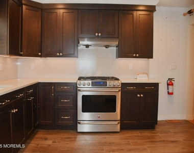 303 Deerfoot Lane - Photo Thumbnail 6