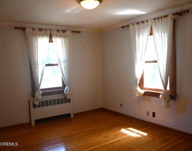 303 Deerfoot Lane - Photo Thumbnail 10